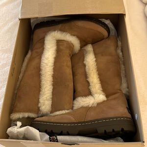 Ugg Women’s  W Sundance li Revival Boot